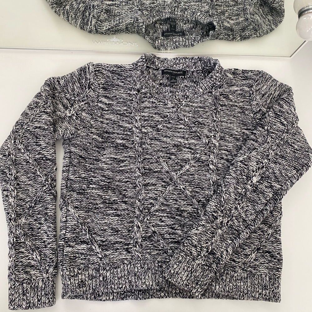 Banana Republic Marled Black and White Sweater